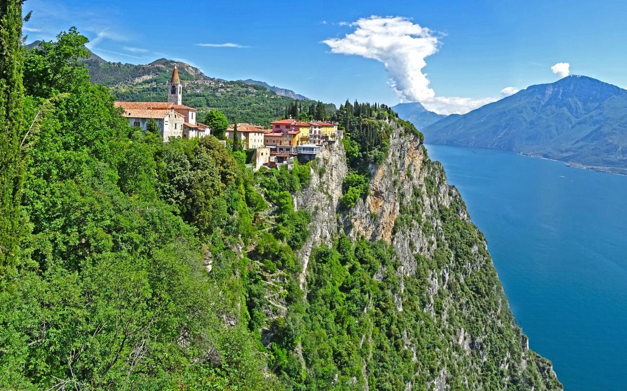 Casa De Pol Exclusive Lake View By Gardadomusmea Tremosine Exteriér fotografie